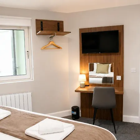 Coach House - 3 3*
