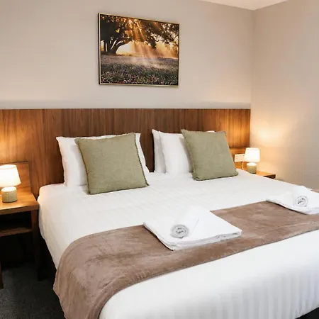 Coach House - 3 3* Carrick on Shannon